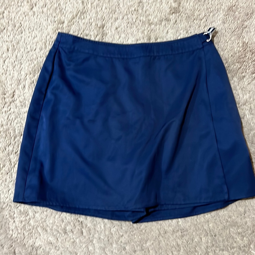 IZOD Petite skort navy blue zip and cross buckle